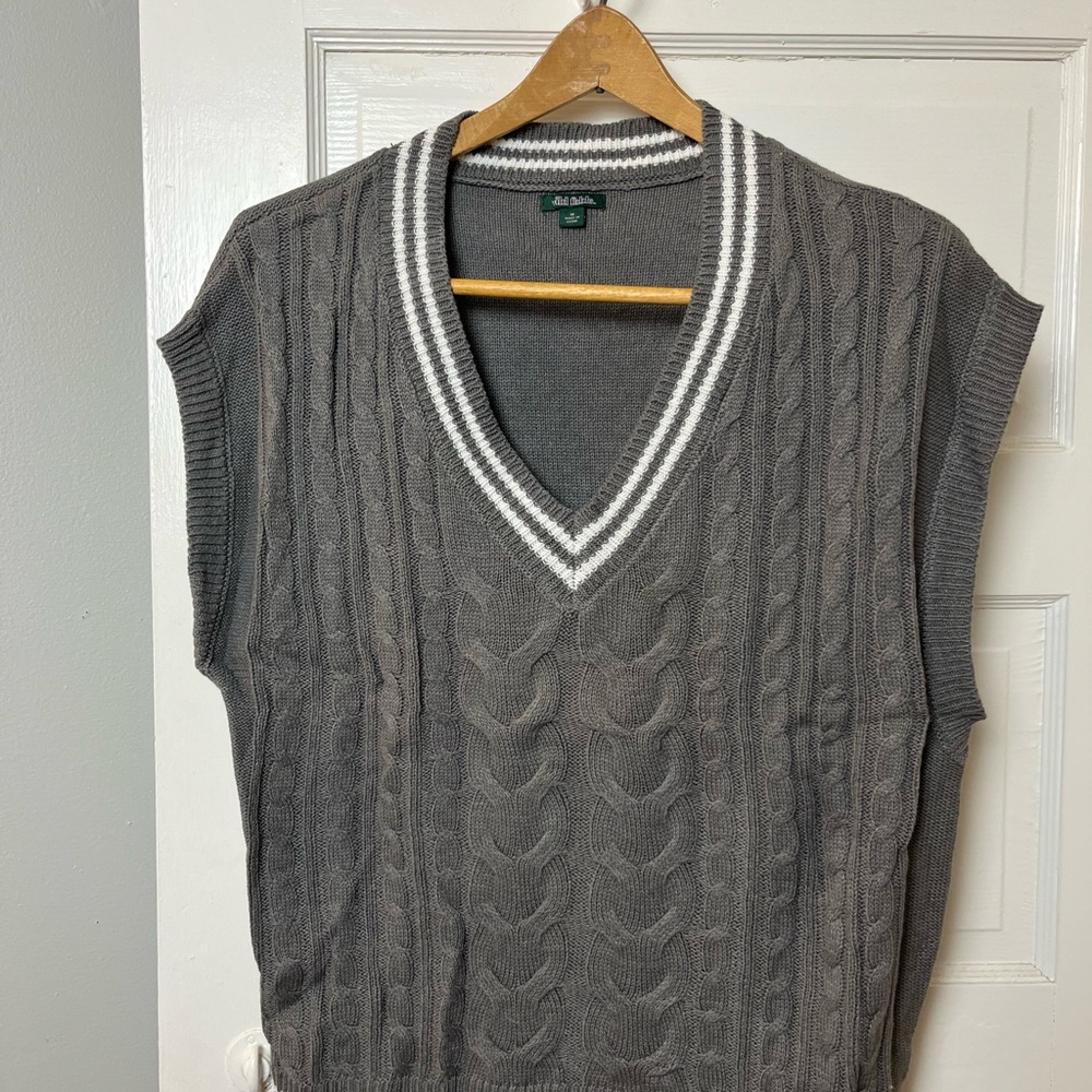 Wild Fable Gray and White Knit Sweater Vest